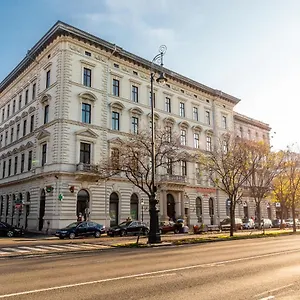 rezervați aici